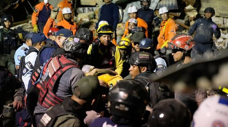 Global Aid, Rescue Teams Arrive as Venezuela Battles Earthquake Aftermath
