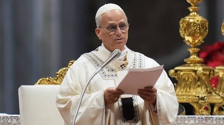 Pope Opens Cardinals' Gathering with Strong Appeal for Peace