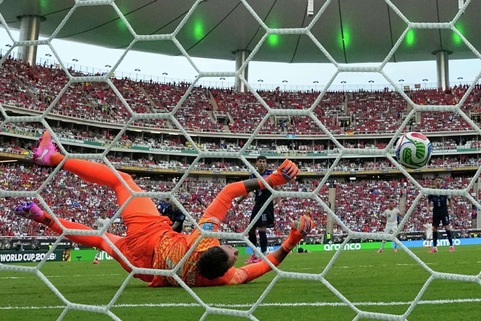 World Cup 2026: Uruguay Goalkeeper Muslera Refuses to Return After Halftime in 1-0 Defeat to Spain