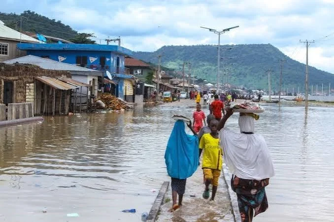 Heavy Rain Floods Lagos Roads as Agencies Warn of Greater Flood Risk