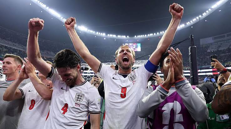 England Overcomes Adversity in "Iconic" World Cup Victory Against Mexico