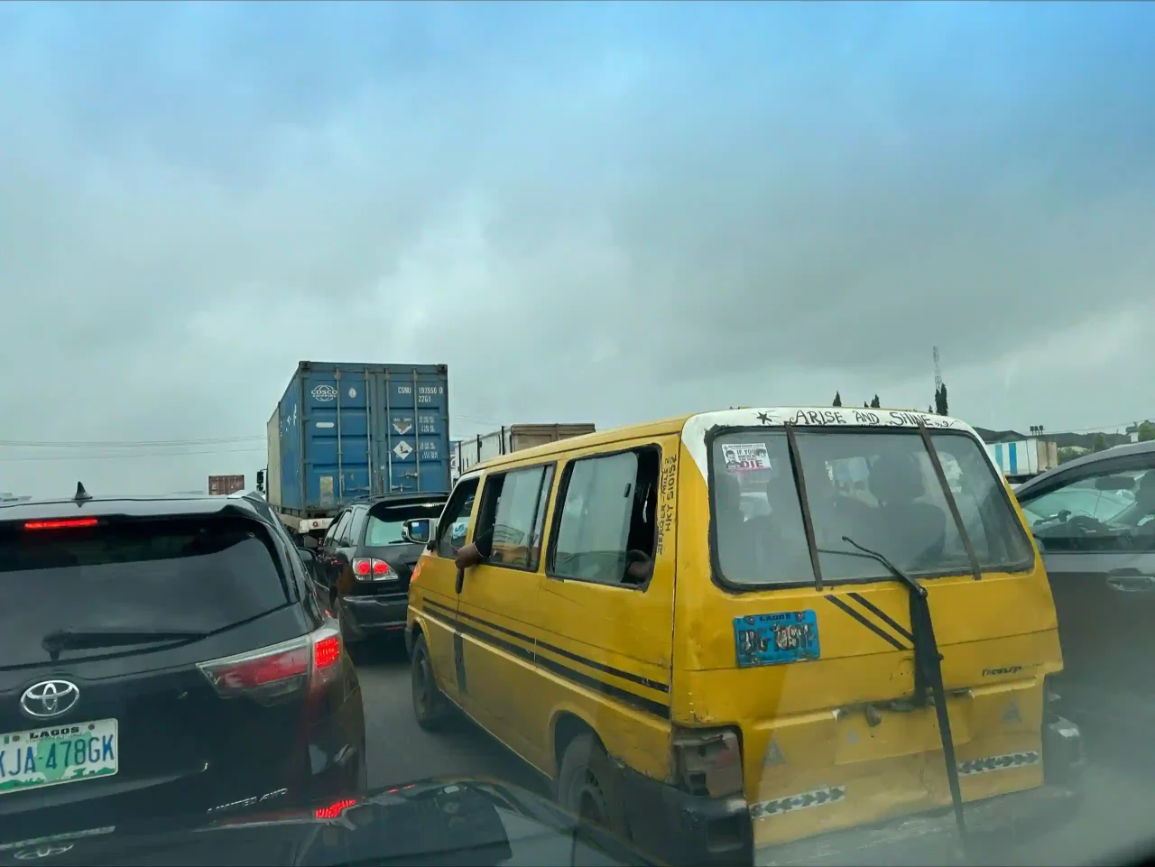 JUST IN: Lagos, Ogun Entry Points Locked Down by Multiple Crashes on Lagos-Ibadan Expressway