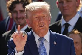 Trump Warns Russia, China Against Selling Arms to Iran