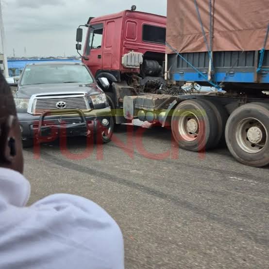 Multi-Vehicle Crash Causes Heavy Gridlock on Lagos-Ibadan Expressway