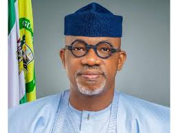 Ex-Ogun APC Aspirant Donates Campaign Vehicles to Yayi