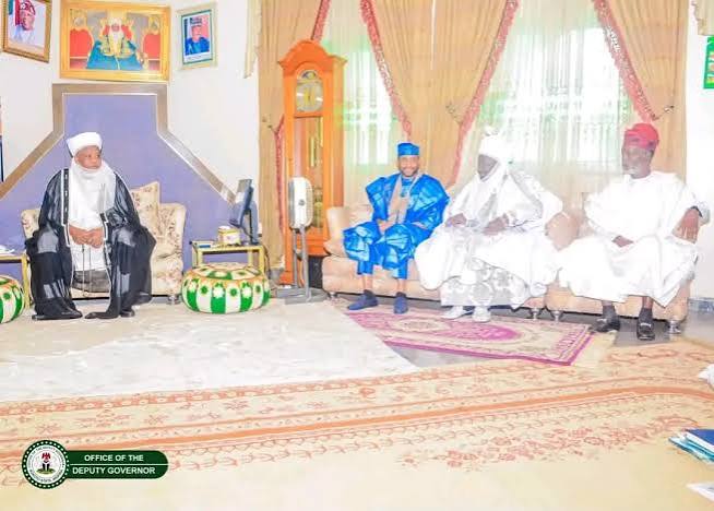 Kano Delegation Visits Sultan, Condoles Sokoto Over Sardauna's Death