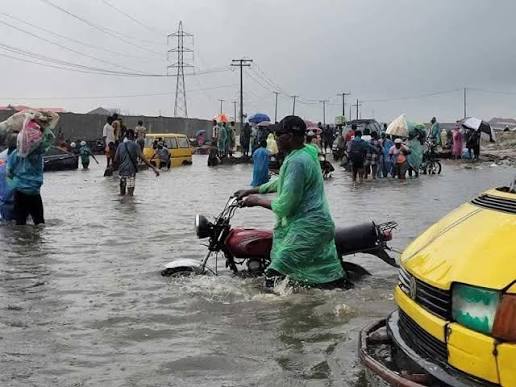 Woman Jumps Into Lagos Lagoon, Rescued by Fishermen