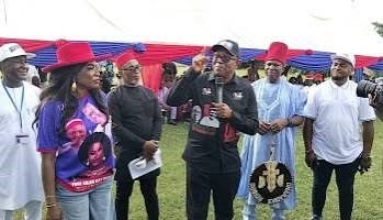 Awka Lawmaker Orogbu Empowers Over 500 Constituents with Cars, Tricycles, Scholarships