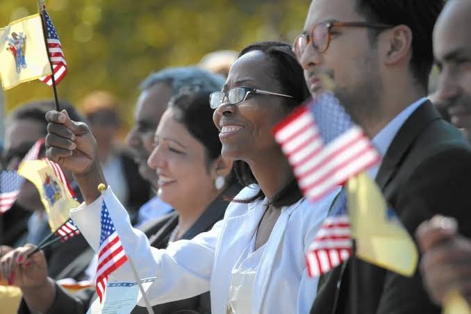 US Publishes 100 Questions, Answers for Foreigners Seeking Citizenship