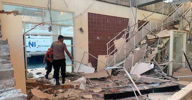 Powerful Earthquake Sparks Mass Evacuations in Indonesia