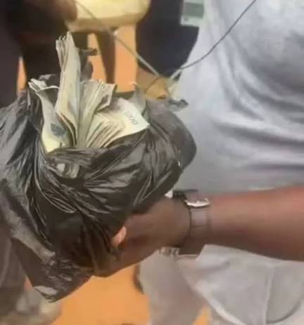 OsunDecides2026: Voters Allege Inducement as Suspected APC Supporters Flee With Cash