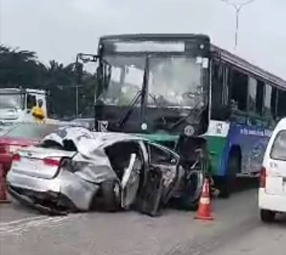 Dispatch Rider Dies in Lagos Multiple-Vehicle Crash