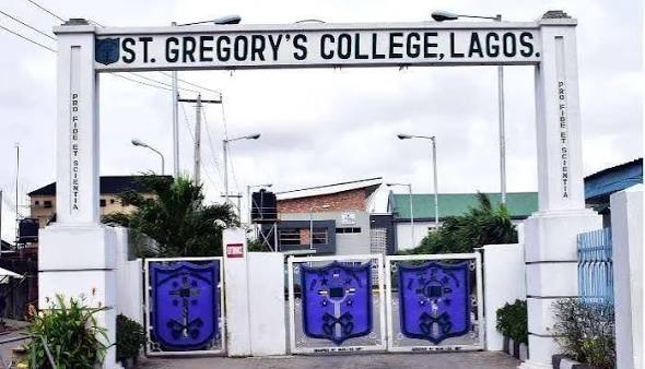 St. Gregory’s College ’96 Set Donates Solar Power System to Science Block