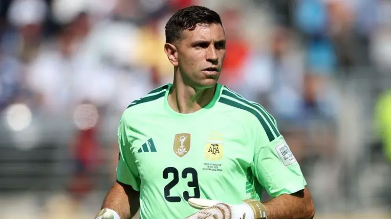 Chelsea Agree £7.5m Deal for Villa’s Martínez — Reports