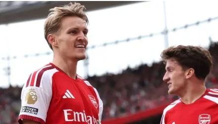 EPL: Arsenal Come From Behind to Beat Chelsea 2-1