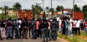 Suspected Thugs Block Peter Obi’s Convoy In Benue