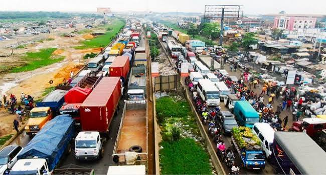 Four Vehicles Crash on Lagos-Ibadan Expressway, Worsens Gridlock