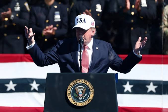 Five US TV Networks Halt White House Pool Coverage Over Trump Media Ban