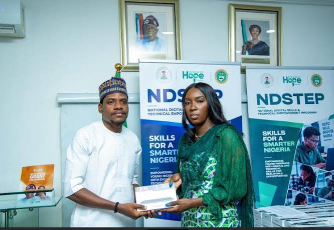 FG Empowers 70 Media Managers With Tablets