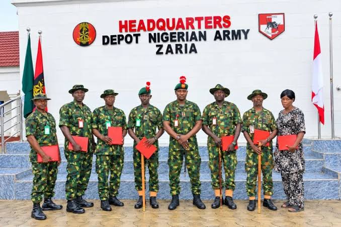 Army Bids Farewell to Discharged Master Warrant Officers
