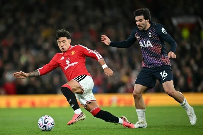 Martinez Returns to Man Utd Squad as Carrick Declares Dispute Resolved