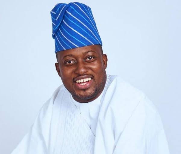 Utomi Faults APC Over Luxury SUVs as Soldiers Earn Low Salaries
